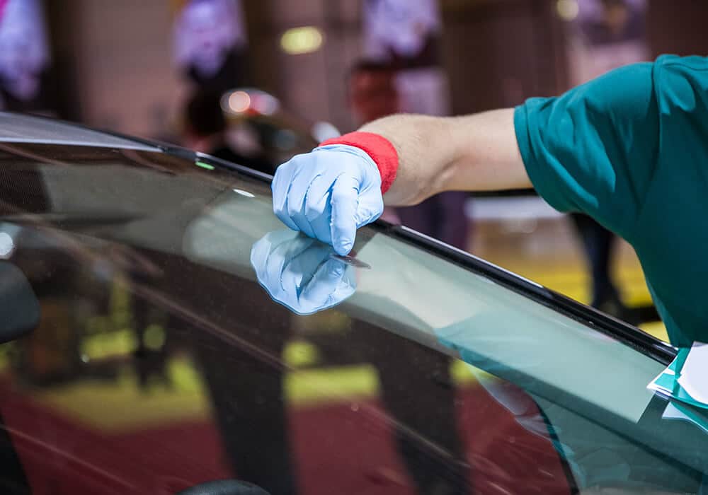 What To Expect From Auto Glass Repair Provider